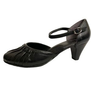 NWT Strictly Comfort Black Mary Jane Ankle Strap Heels Mismatched Size 8.5 & 9